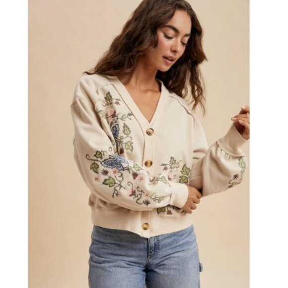 NWT Boutique Daydream Floral Embroidered Cardigan CreamSize Small